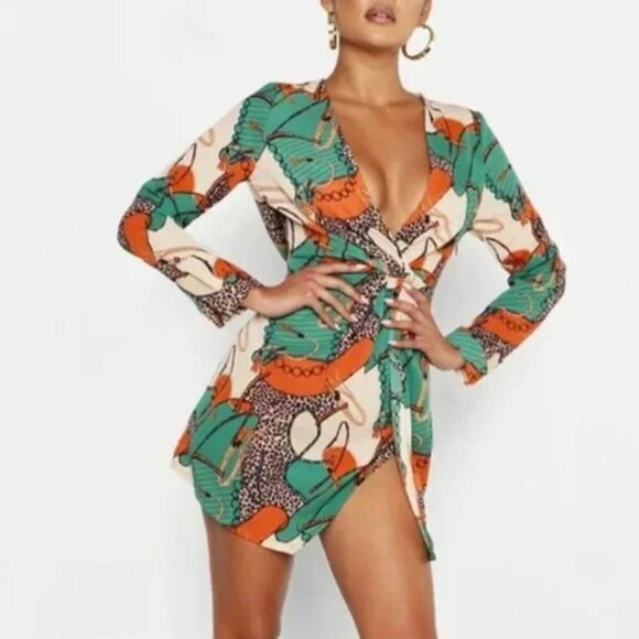 NWT Boohoo Satin Chain Print Twist Shift Dress - Picture 1 of 13